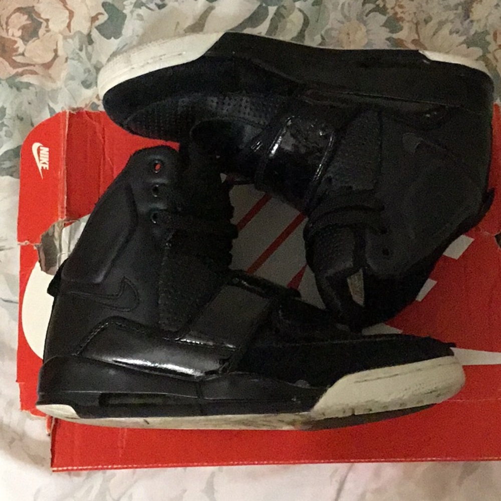 Nike yeezy 1